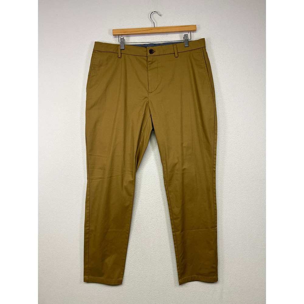 Business Casual Old Navy 36x32 Brown Athletic Taper Built-In Flex Chino Pants